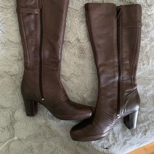 Clarks active air leather boots